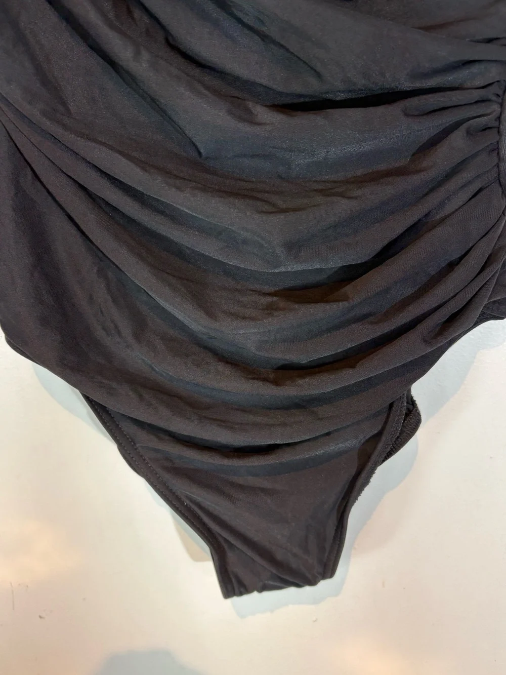 Miraclesuit Sanibel Black Underwire One-Piece Swimsuit NWT Size 14 - Picture 6 of 13